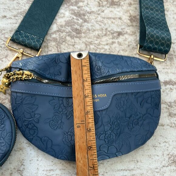 Blue Embossed Crossbody Bag with Crossbody strap vegan leather - Picture 7 of 11